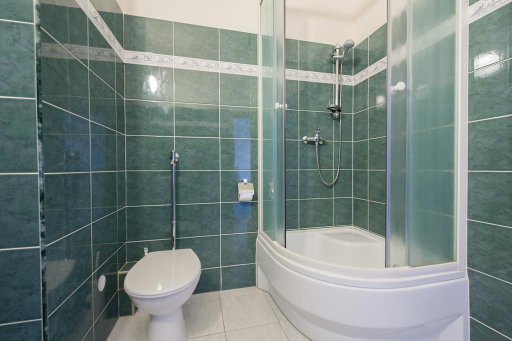 Hotel V Centru Czeskie Budziejowice Zewnętrze zdjęcie