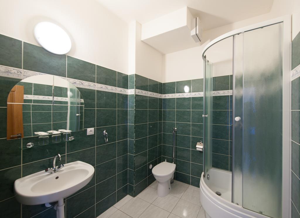 Hotel V Centru Czeskie Budziejowice Zewnętrze zdjęcie