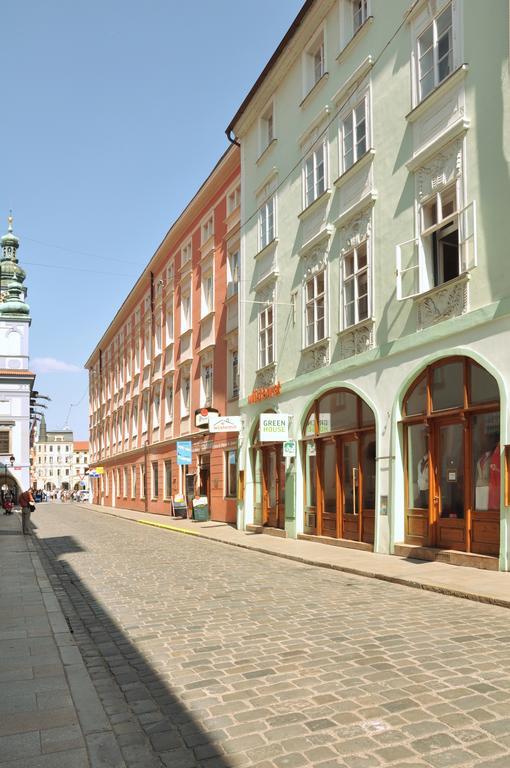Hotel V Centru Czeskie Budziejowice Zewnętrze zdjęcie