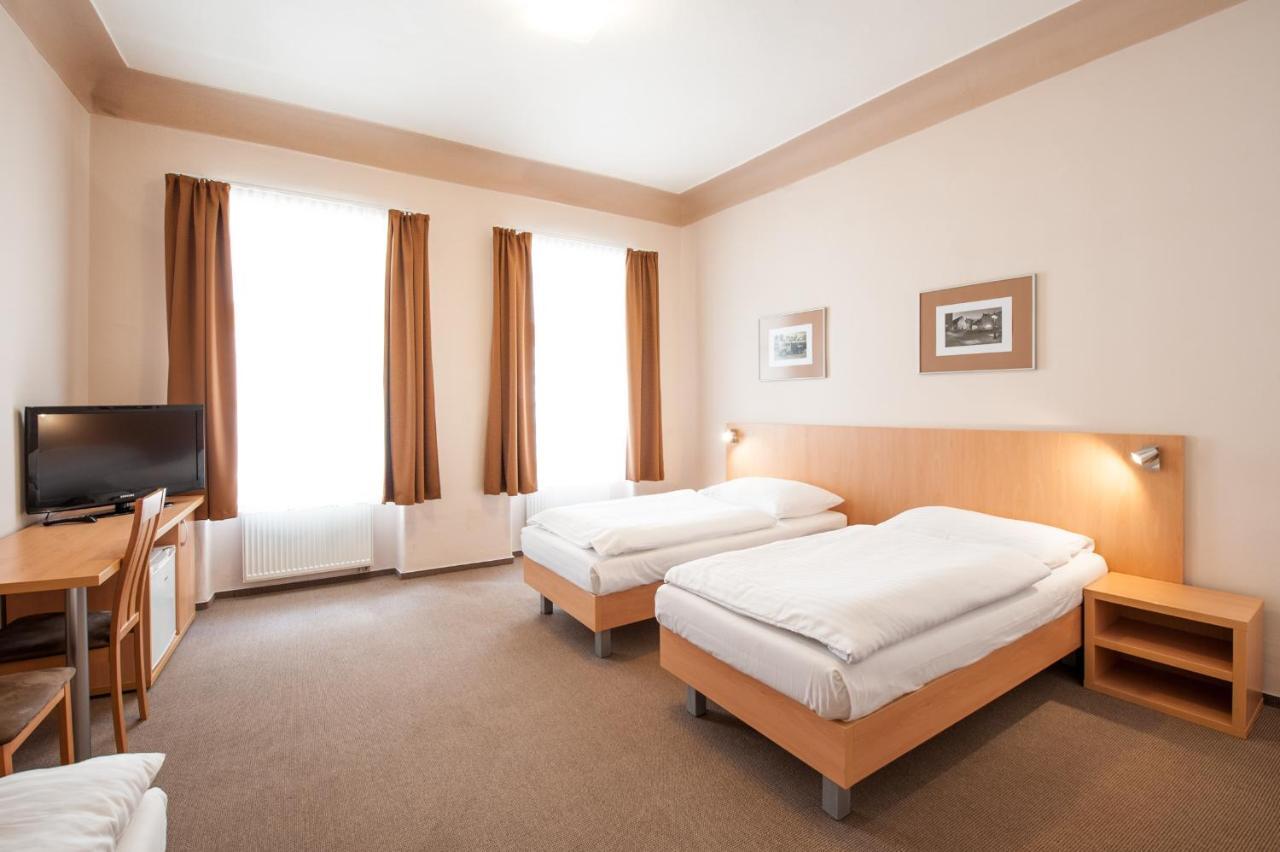 Hotel V Centru Czeskie Budziejowice Zewnętrze zdjęcie