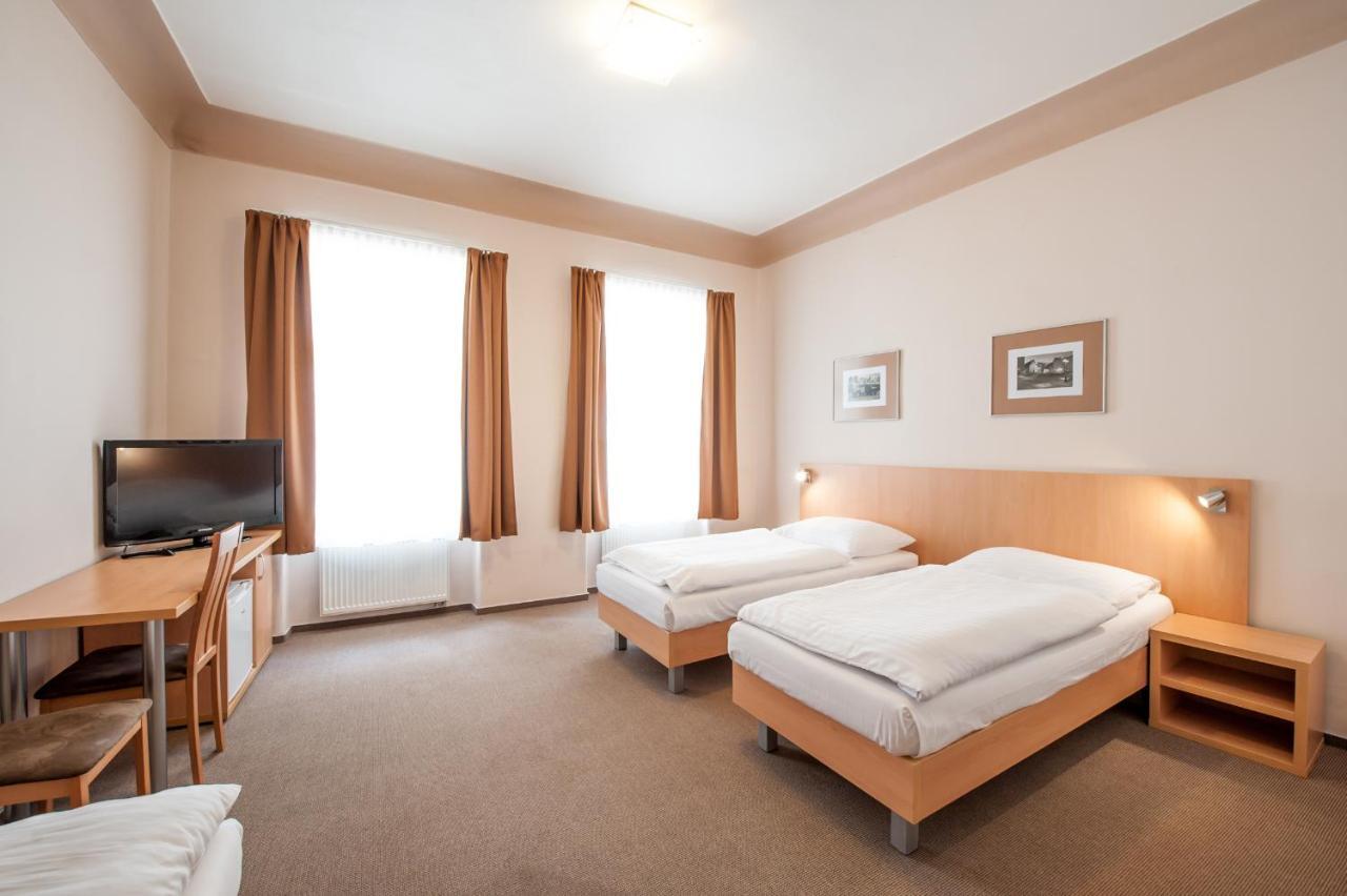 Hotel V Centru Czeskie Budziejowice Zewnętrze zdjęcie