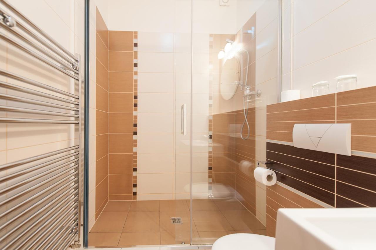 Hotel V Centru Czeskie Budziejowice Zewnętrze zdjęcie